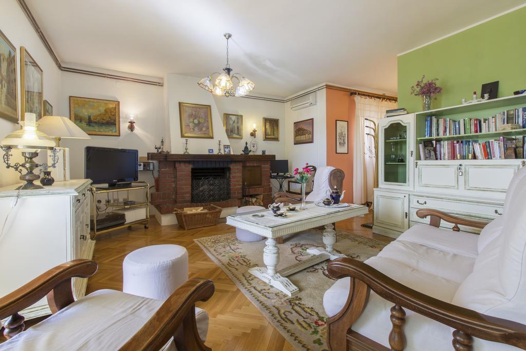שיבניק Moonshine Apartment With Magnificent View מראה חיצוני תמונה