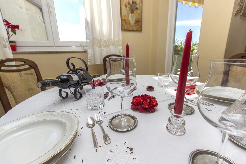שיבניק Moonshine Apartment With Magnificent View מראה חיצוני תמונה